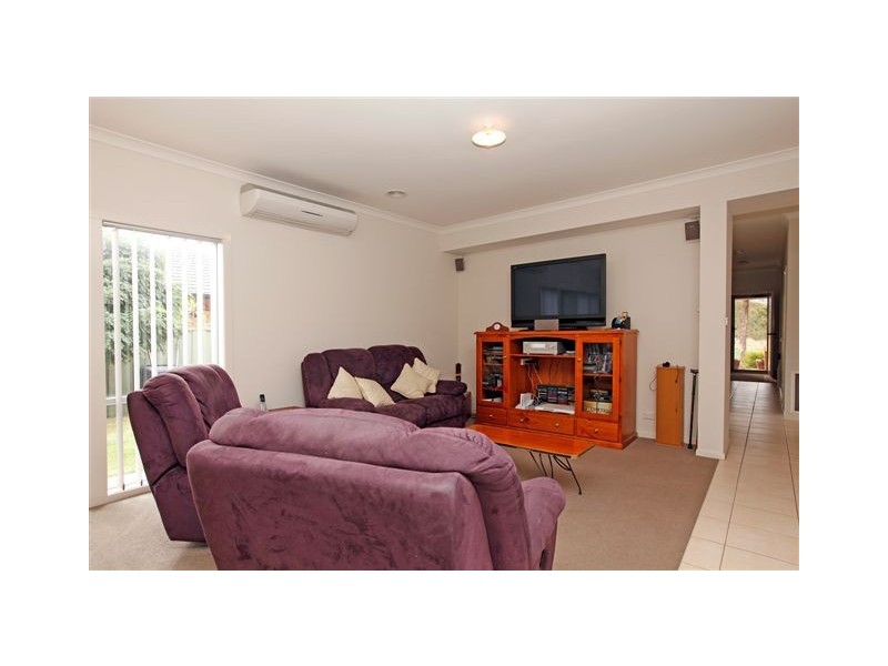 72 Malcolm Creek Parade, Craigieburn VIC 3064