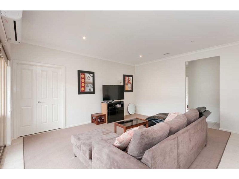 31 Kinglake Crescent, Craigieburn VIC 3064