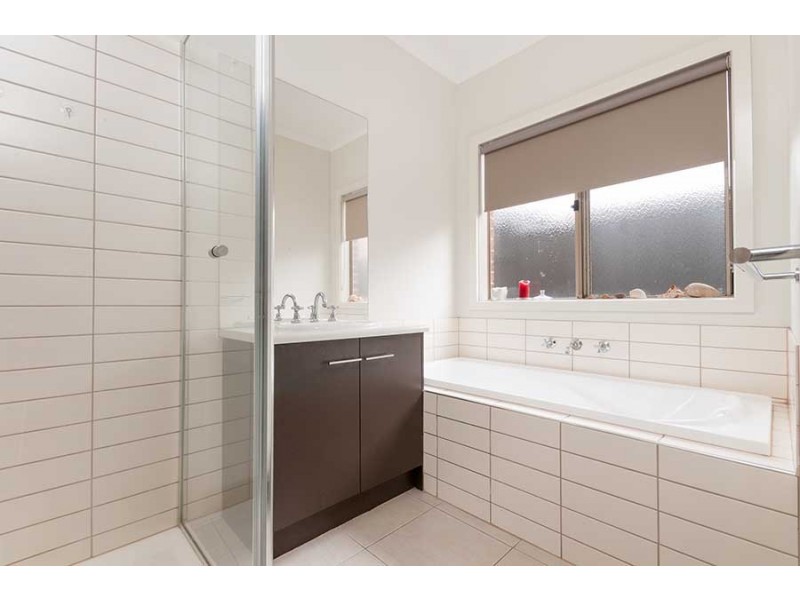 31 Kinglake Crescent, Craigieburn VIC 3064