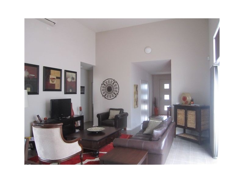 4 Bird Close, Craigieburn VIC 3064