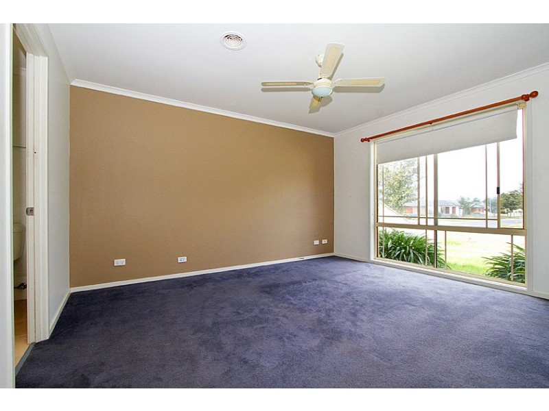 40 Emerald Circuit, Craigieburn VIC 3064