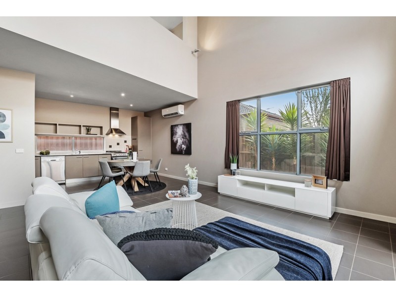 5 Tiree Lane, Craigieburn VIC 3064