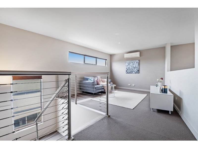 5 Tiree Lane, Craigieburn VIC 3064