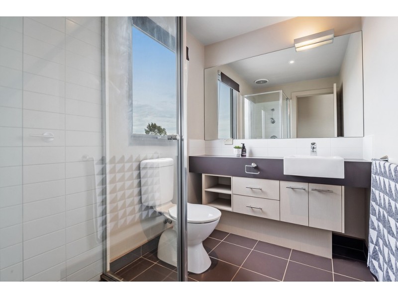 5 Tiree Lane, Craigieburn VIC 3064