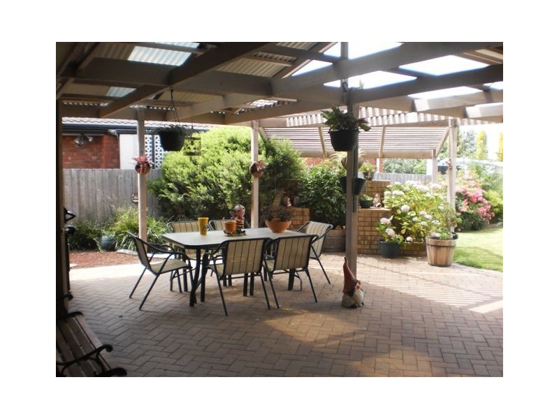 31 Pembroke Crescent, Craigieburn VIC 3064