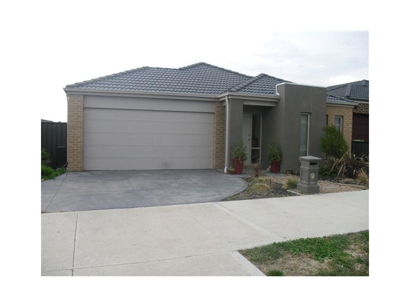 23 Grevillia Crescent, Craigieburn VIC 3064