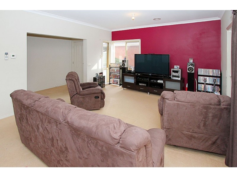 2/44 Spurr Street, Craigieburn VIC 3064