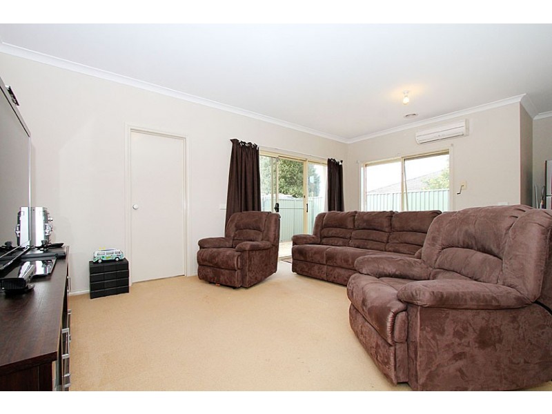 2/44 Spurr Street, Craigieburn VIC 3064