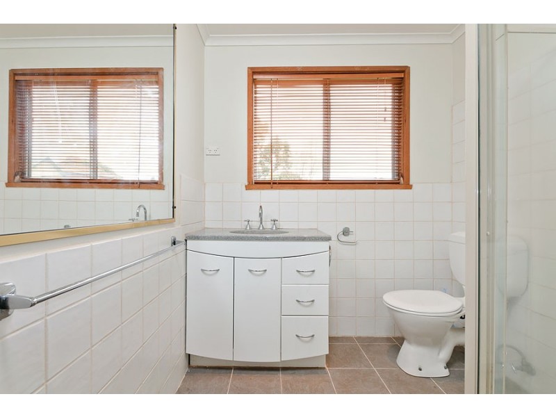 6 Waverley Court, Craigieburn VIC 3064