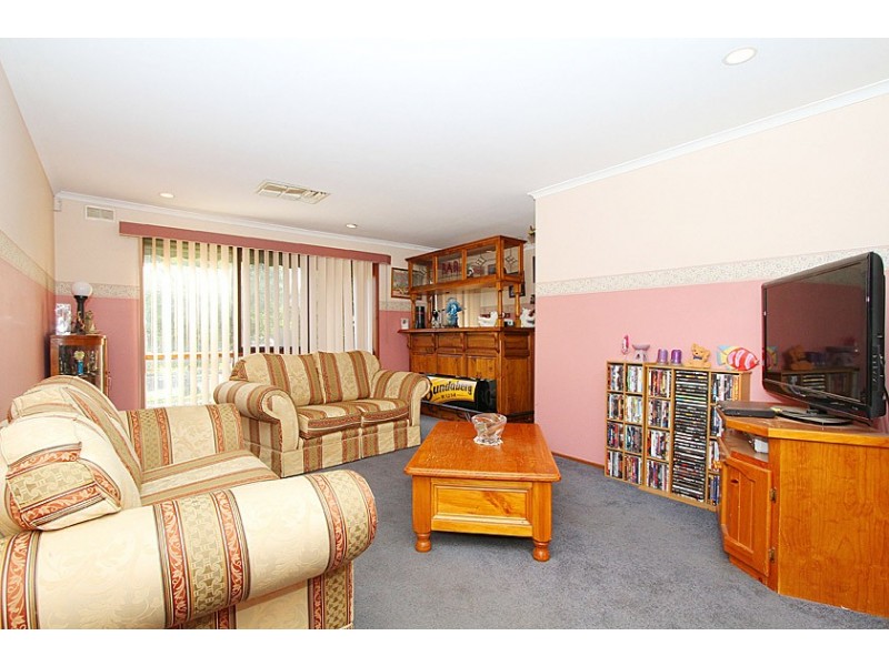 31 Mitford Crescent, Craigieburn VIC 3064