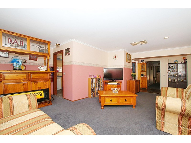 31 Mitford Crescent, Craigieburn VIC 3064