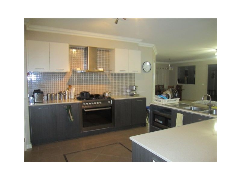 4 Gippsland Way, Craigieburn VIC 3064