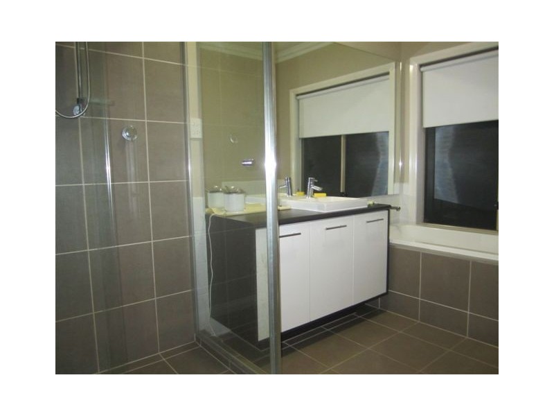 4 Gippsland Way, Craigieburn VIC 3064