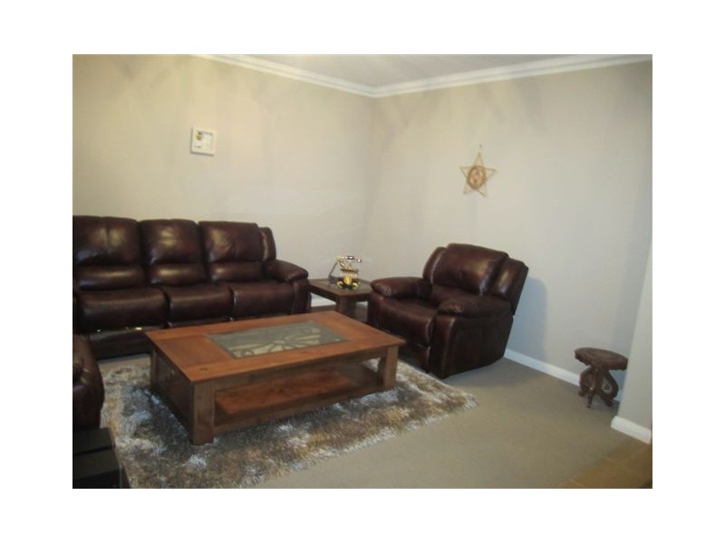 4 Gippsland Way, Craigieburn VIC 3064