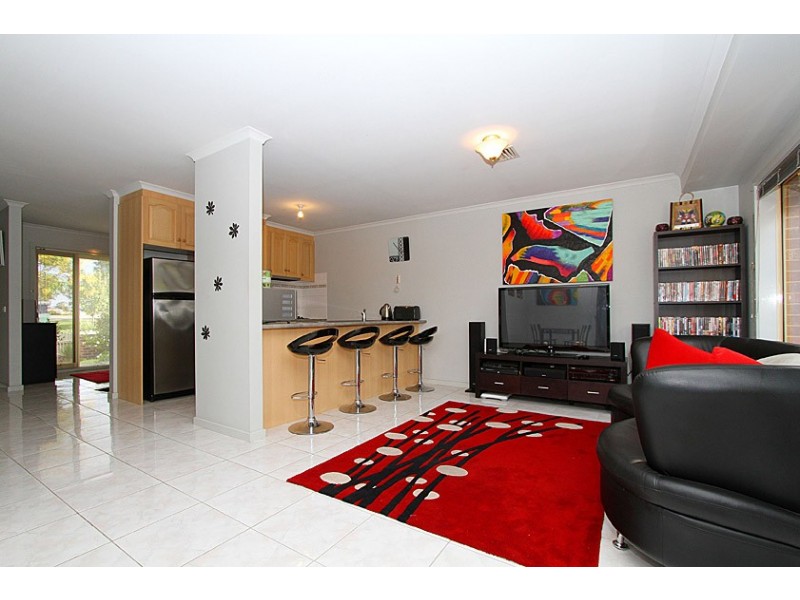 18 Paroo Avenue, Roxburgh Park VIC 3064