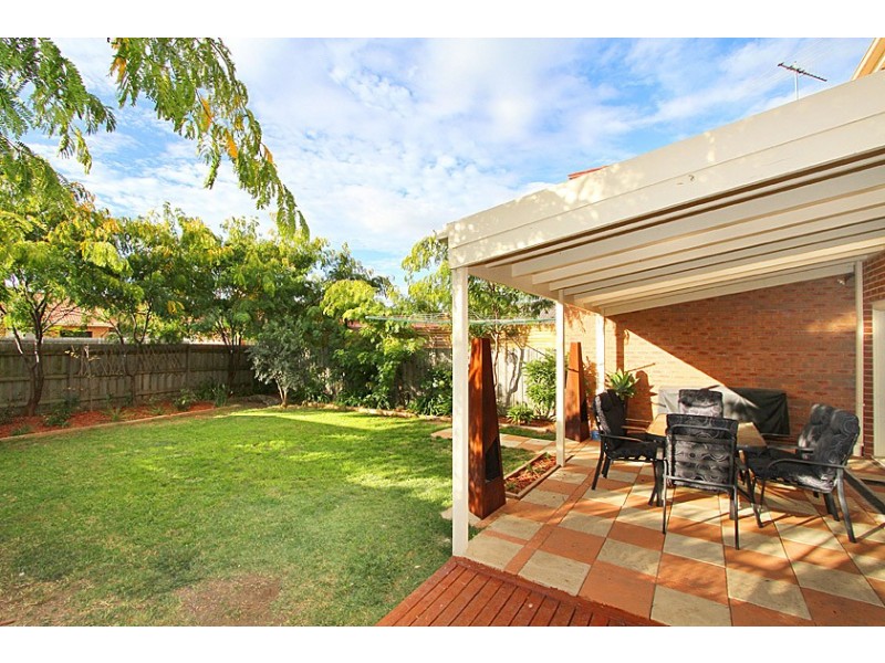 18 Paroo Avenue, Roxburgh Park VIC 3064