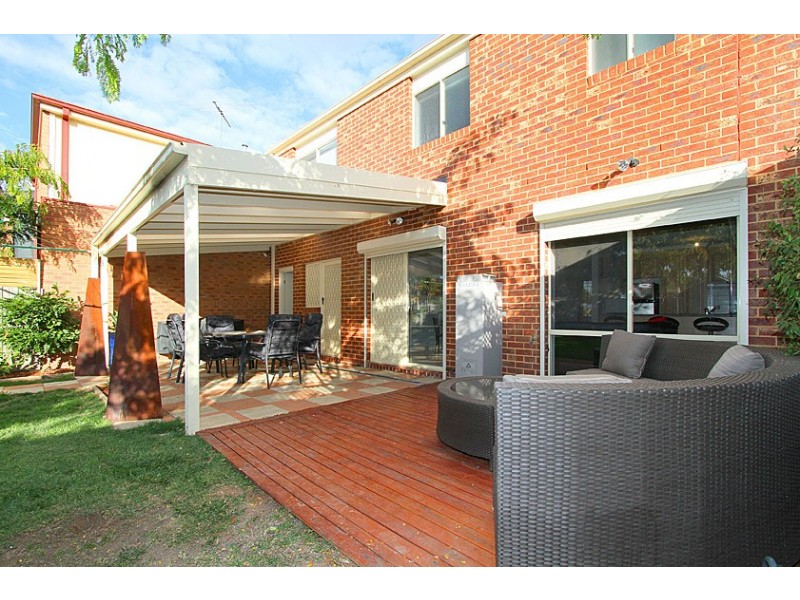 18 Paroo Avenue, Roxburgh Park VIC 3064