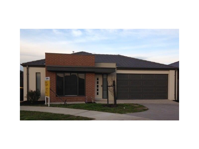 11 Rockwall Drive, Craigieburn VIC 3064
