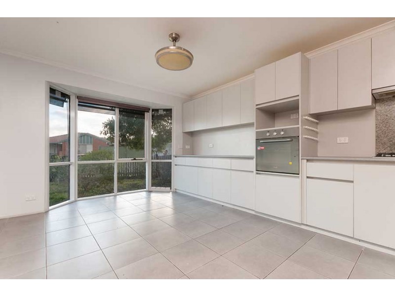 14 Pembroke Crescent, Craigieburn VIC 3064