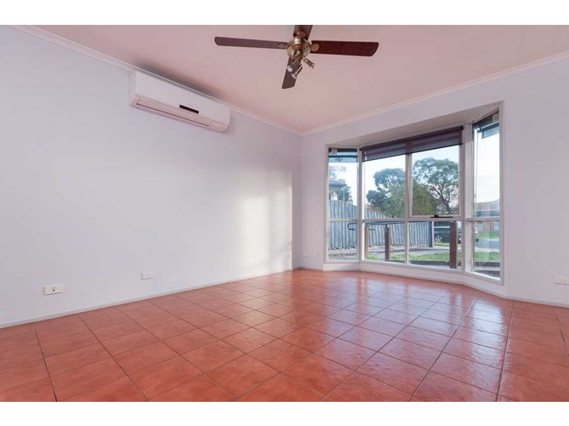 14 Pembroke Crescent, Craigieburn VIC 3064