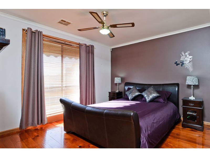 25 Hothlyn Drive, Craigieburn VIC 3064