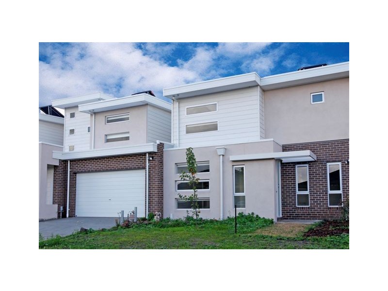 8 Jarrah Place, Craigieburn VIC 3064