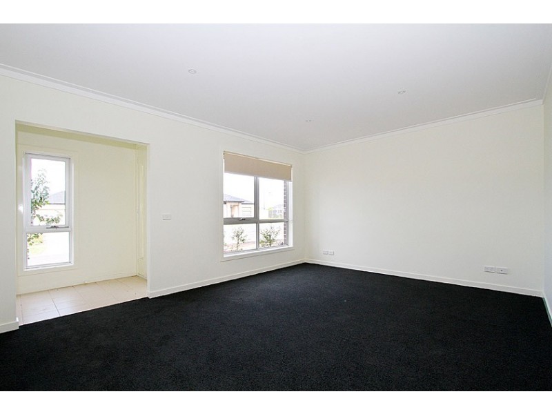 8 Jarrah Place, Craigieburn VIC 3064