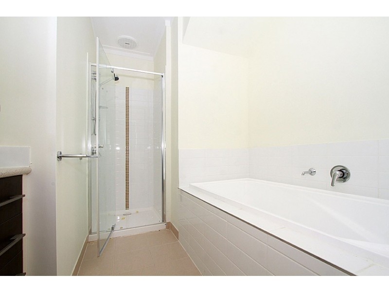 8 Jarrah Place, Craigieburn VIC 3064