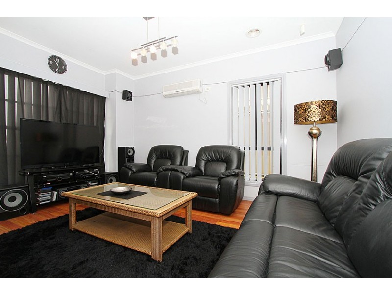 5 Woodbine Close, Craigieburn VIC 3064