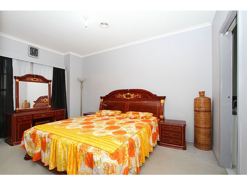 5 Woodbine Close, Craigieburn VIC 3064