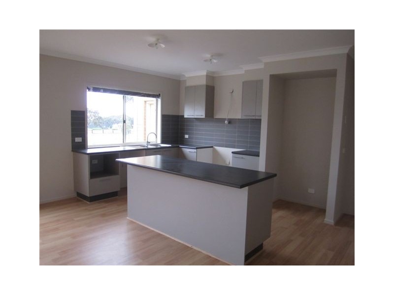 4 Flannery Street, Craigieburn VIC 3064