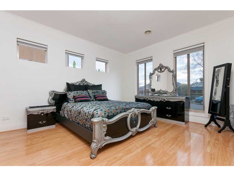 14 Beechville Place, Craigieburn VIC 3064