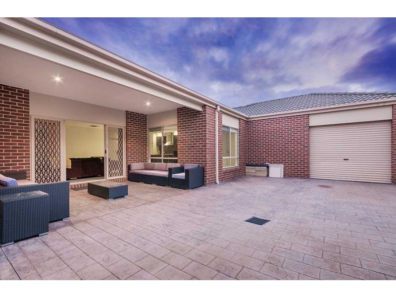 14 Beechville Place, Craigieburn VIC 3064