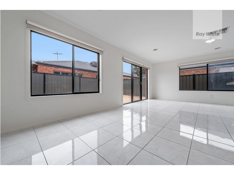 26 Moor Park Drive, Craigieburn VIC 3064