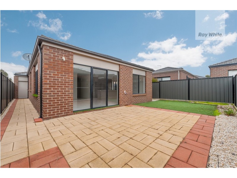 26 Moor Park Drive, Craigieburn VIC 3064