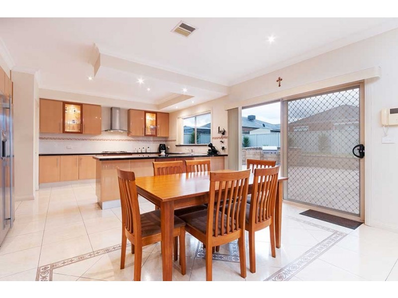 3 Deauville Green, Craigieburn VIC 3064