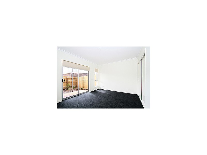 8 Jarrah Place, Craigieburn VIC 3064