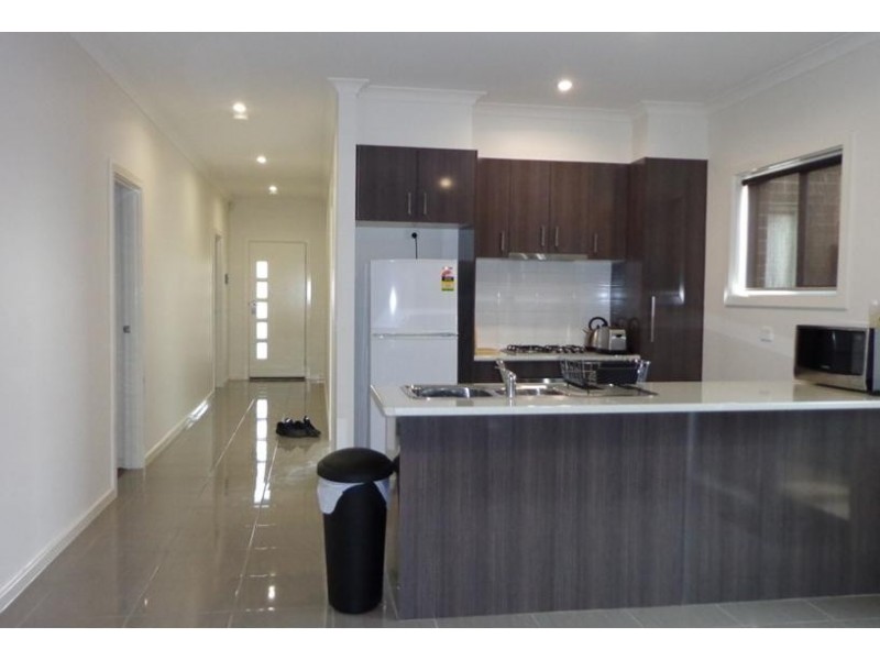 27 Fermont Avenue, Craigieburn VIC 3064