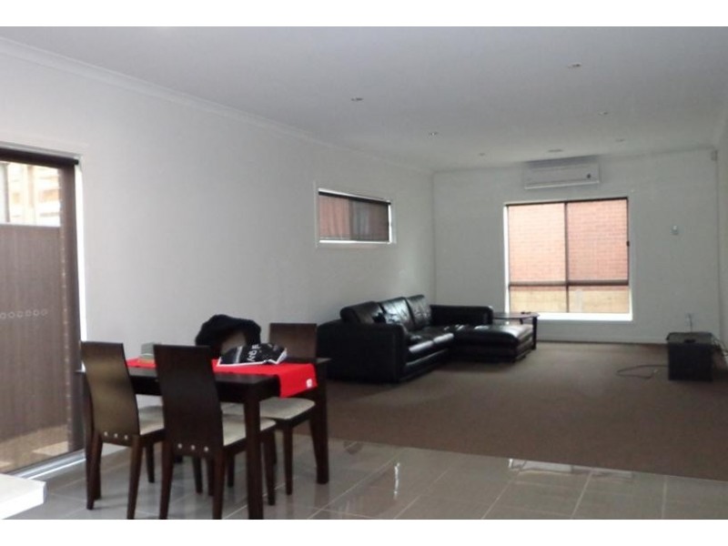 27 Fermont Avenue, Craigieburn VIC 3064