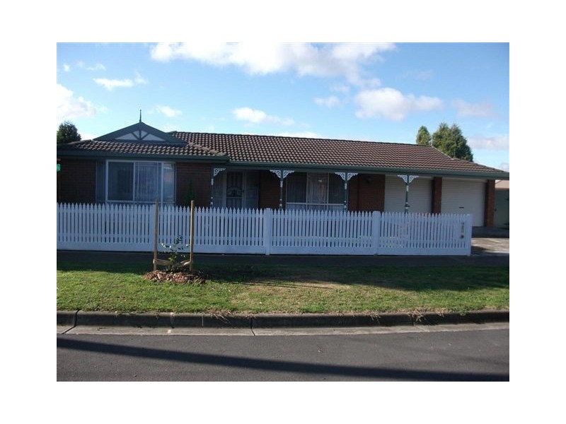 13 Newhaven Road, Craigieburn VIC 3064