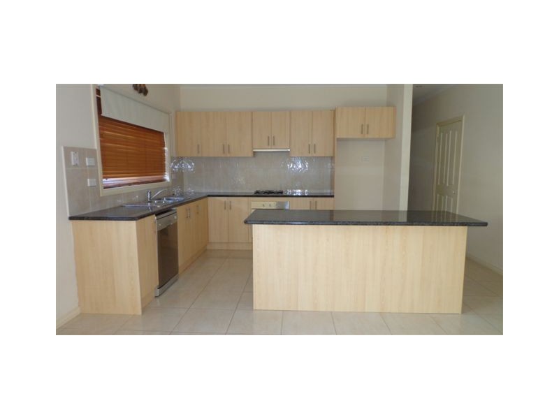 14 Mareeba Way, Craigieburn VIC 3064