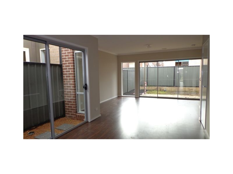 20 Rainham Avenue, Craigieburn VIC 3064