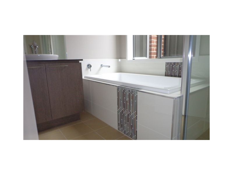 20 Rainham Avenue, Craigieburn VIC 3064