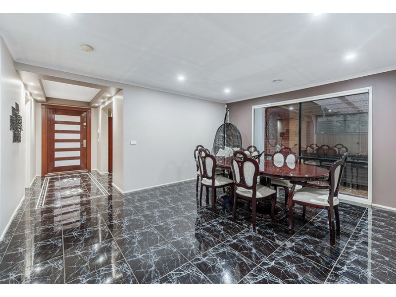 36 Santa Cruz Boulevard, Roxburgh Park VIC 3064