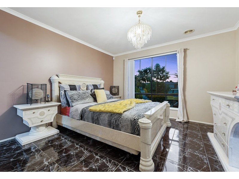 36 Santa Cruz Boulevard, Roxburgh Park VIC 3064