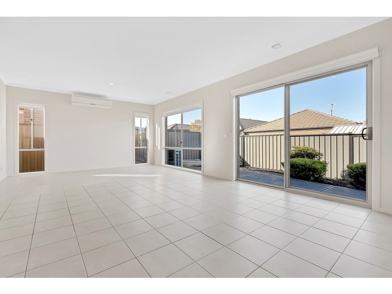 7 Cockatiel Circuit, Craigieburn VIC 3064