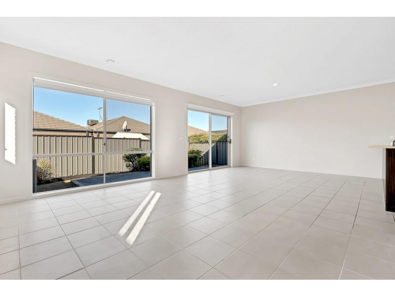 7 Cockatiel Circuit, Craigieburn VIC 3064