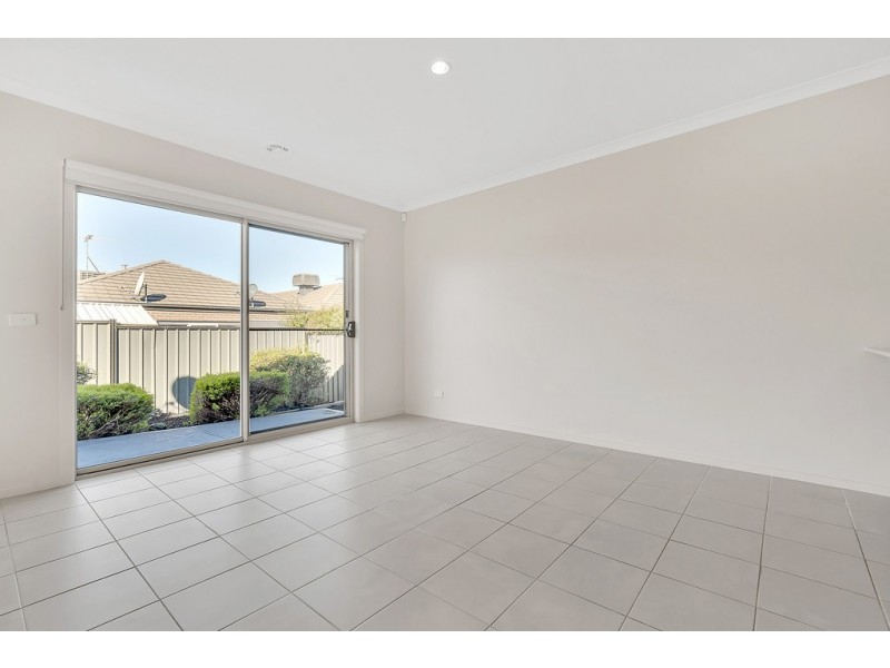 7 Cockatiel Circuit, Craigieburn VIC 3064
