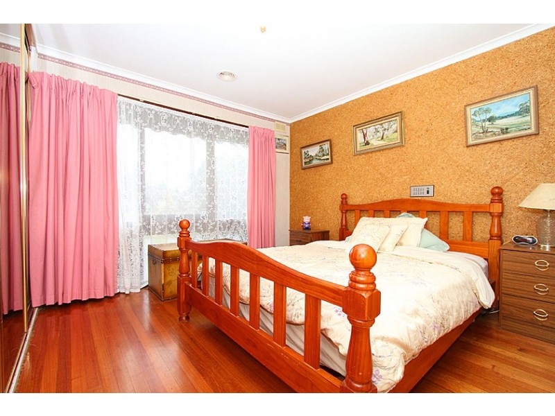 7 Hothlyn Drive, Craigieburn VIC 3064