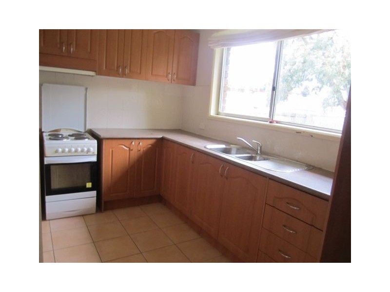 4 Waverley Court, Craigieburn VIC 3064